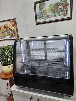 Настільна холодильна вітрина Hurakan HKN-LPD100B Барне холодильне обладнання pro100holod.in.ua - Холодильне обладнання Настільна холодильна вітрина Hurakan HKN-LPD100B